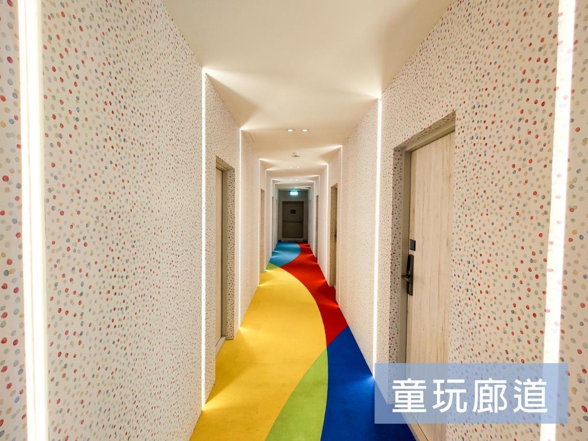 מלון Longshui 墾丁戀戀星辰湖畔莊園 星辰館 מראה חיצוני תמונה