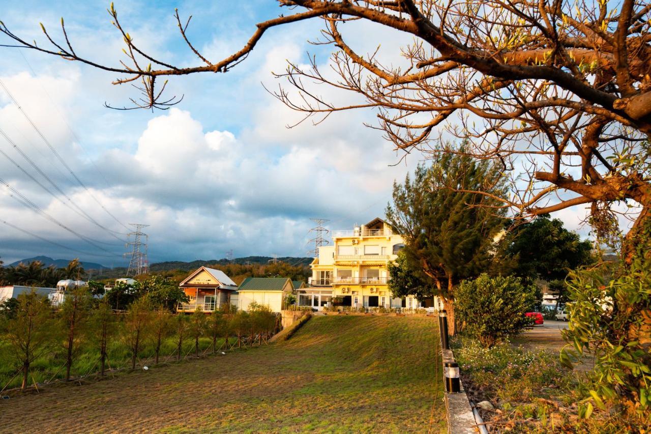 מלון Longshui 墾丁戀戀星辰湖畔莊園 星辰館 מראה חיצוני תמונה